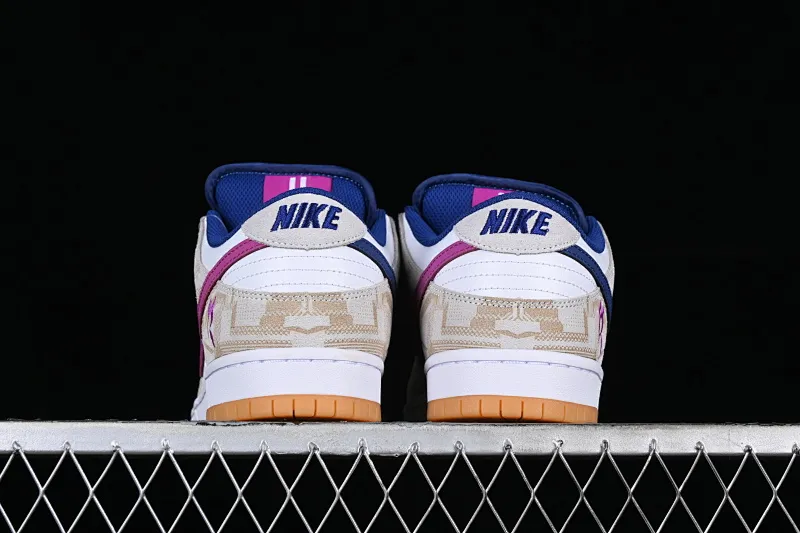All Categories Nk SB Dunk Series Nk SB Dunk Low Low-top sneakers C version Rayssa Leal x Nk SB Dunk Low Brazilian skateboarding goddess joint model SB low-top casual sneakers FZ5251-001